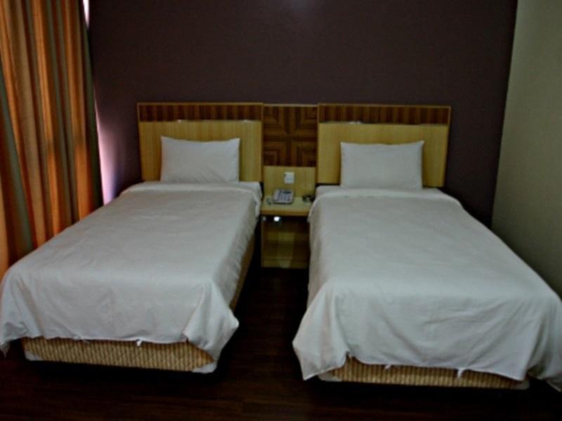 Oyo 89866 Houz Inn Bintulu Exterior foto