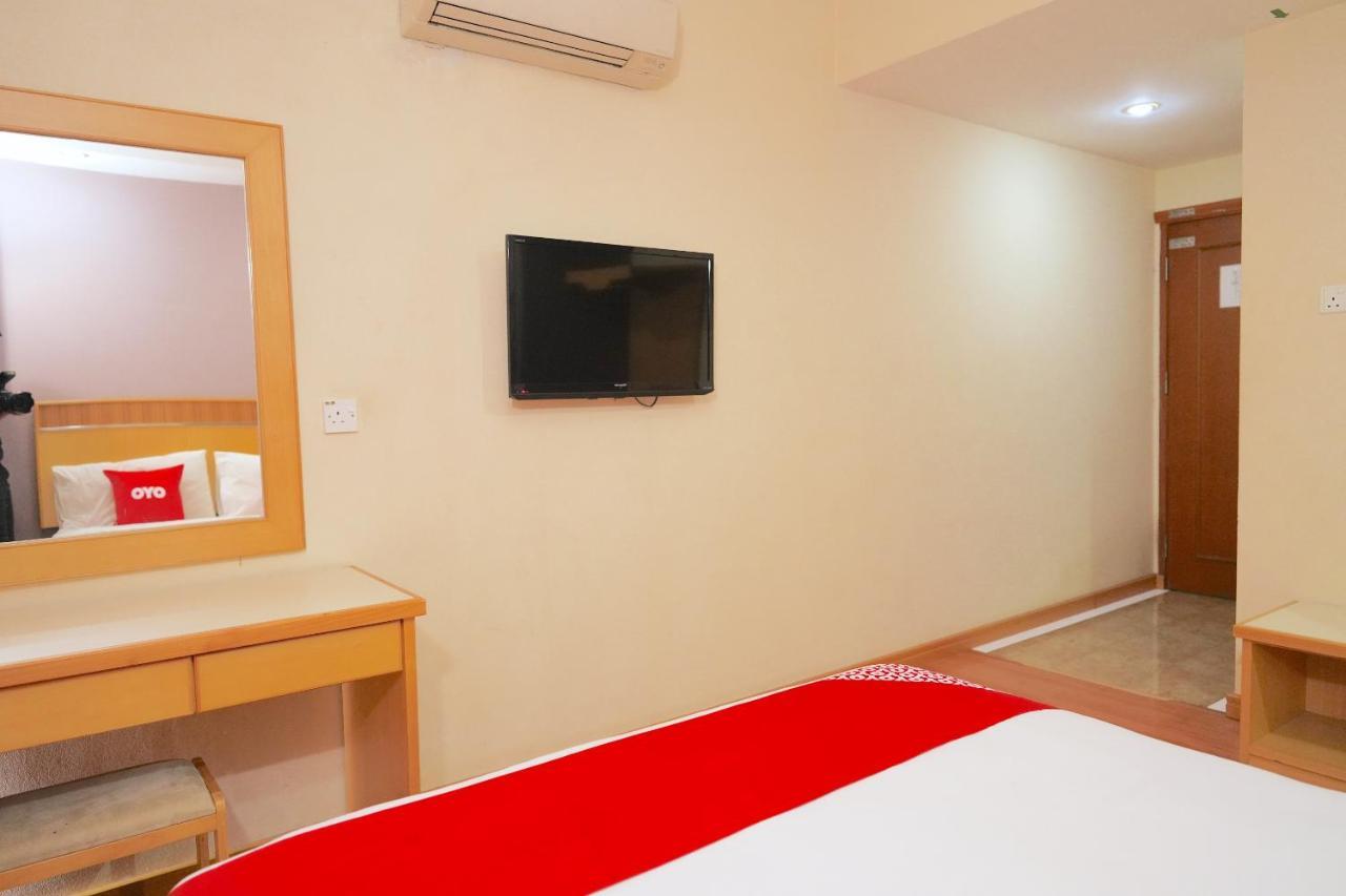 Oyo 89866 Houz Inn Bintulu Exterior foto