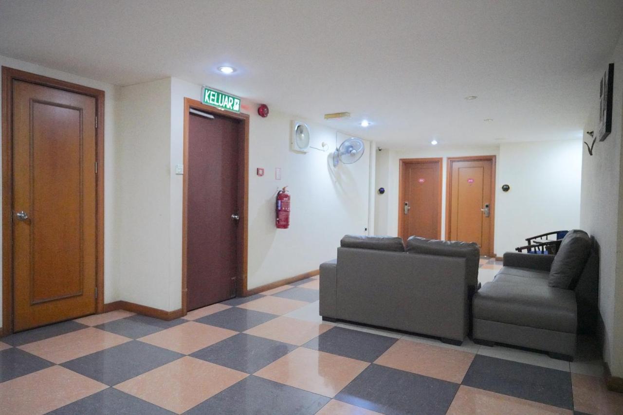 Oyo 89866 Houz Inn Bintulu Exterior foto